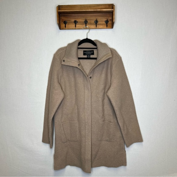Centigrade | Tan Teddy Jacket with‎ Collared Neckline and Structured Silhouette - Picture 1 of 8
